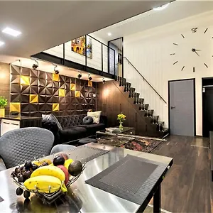 Goldcentral Art B6 Budapest